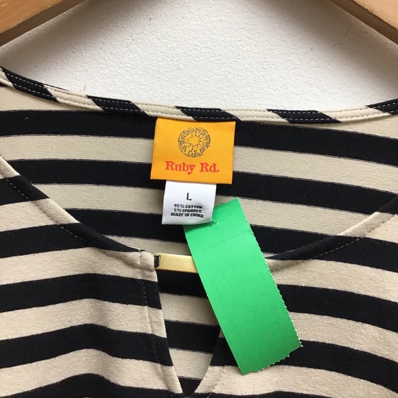 Ruby rd bell sleeve top - Picture 2 of 3